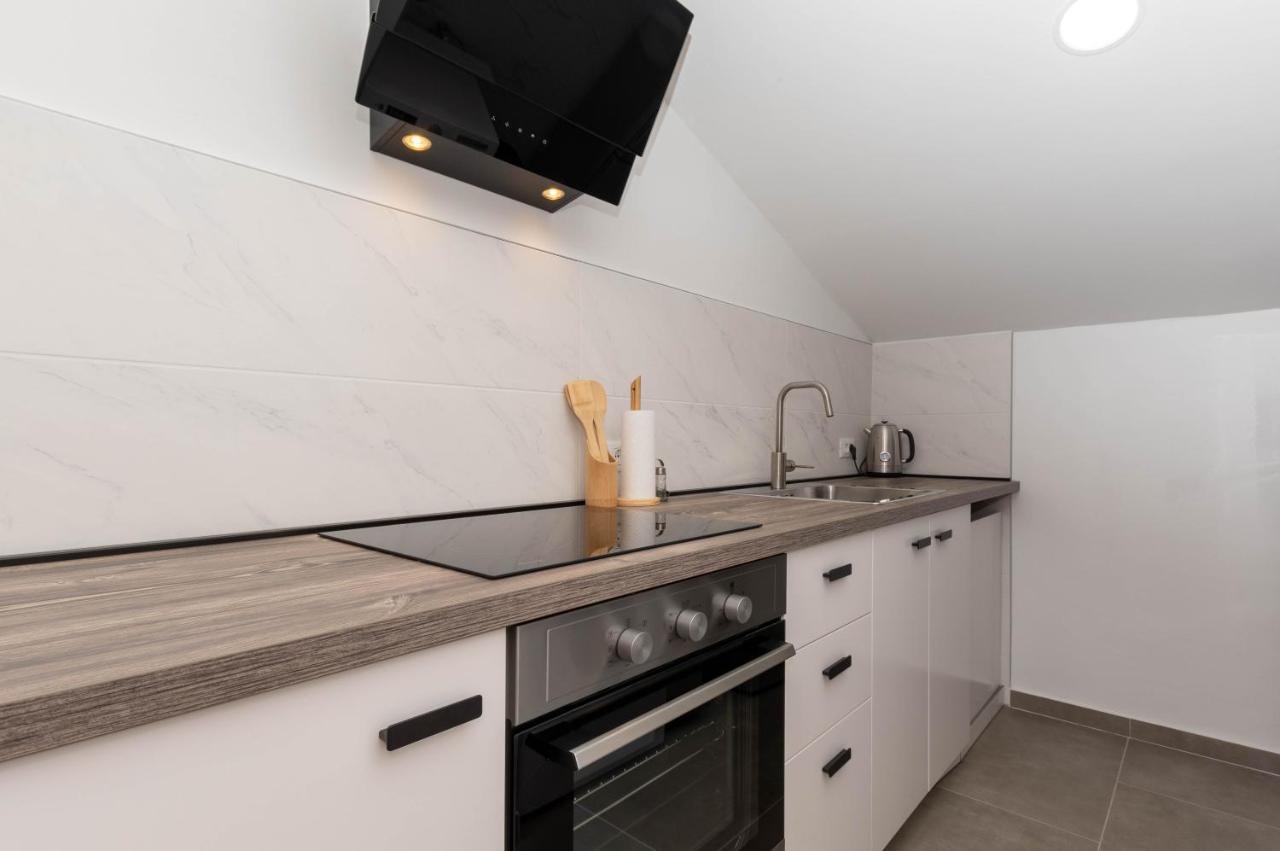 Apartment Eros Sisan Exterior photo